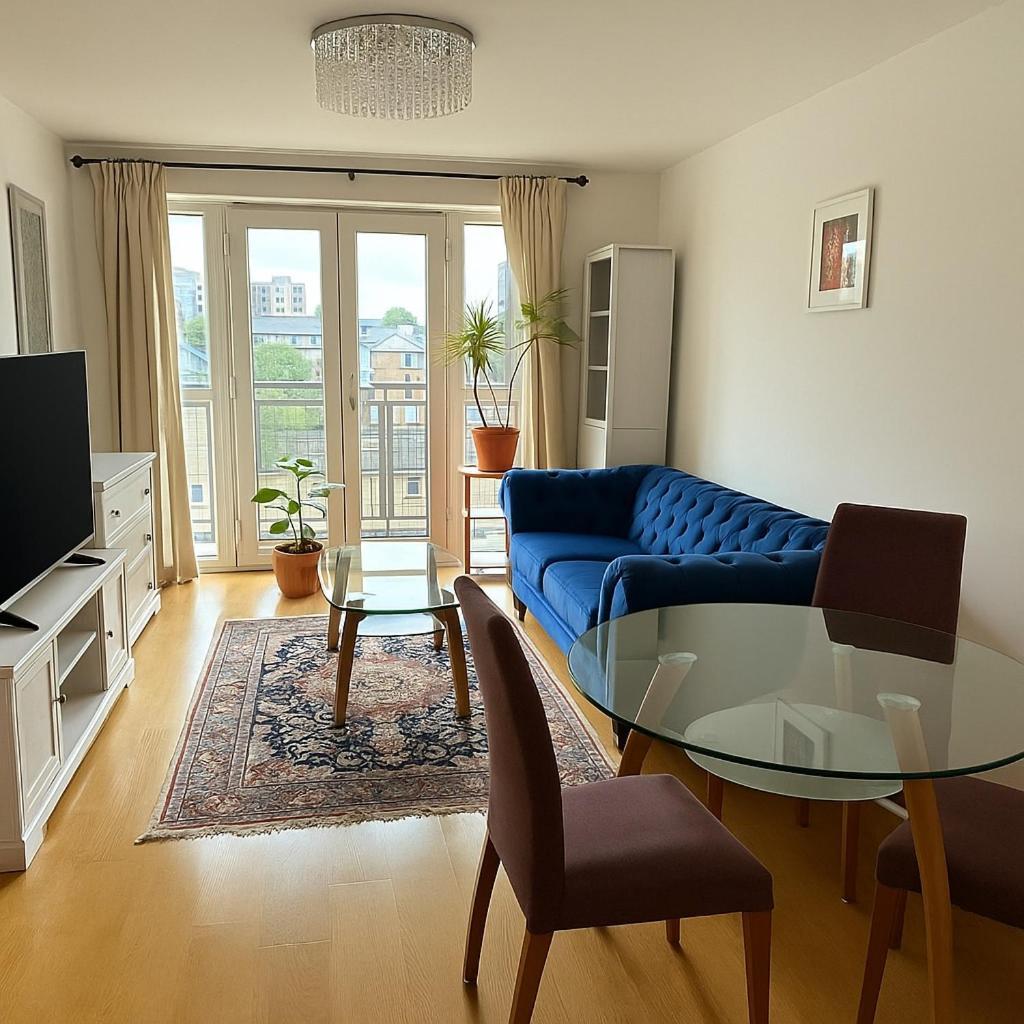 Riverside 1bd Near Canary Wharf Apartment
