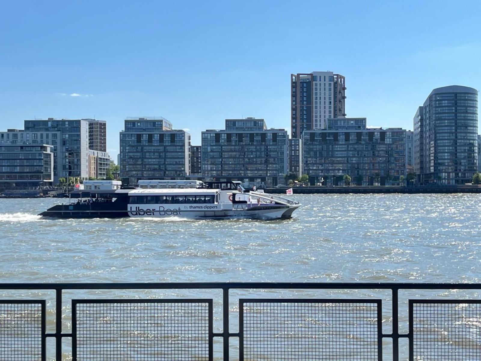 Apartment Riverside 1bd Near Canary Wharf