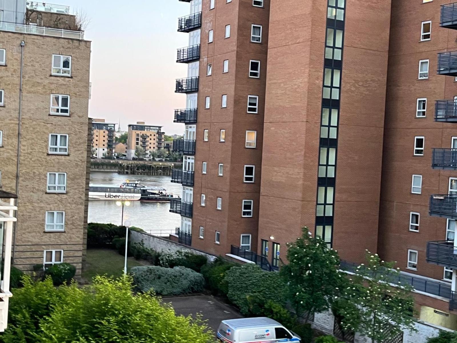 Apartment Riverside 1bd Near Canary Wharf *